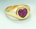 Anillo dorado ajustable con diseño de corazón y microincrustaciones de circón púrpura - Abierto Ajustable / Oro-Circonita Roja