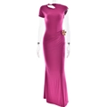 Dettaglio dell'abito a sirena rosso rosa con monospalla e spilla a forma di fiore dorato - S / Rosa Rosso