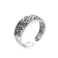 Makroaufnahme von Vintage-Punk-Ring mit eingravierten Motiven des bösen Blicks in Silber - Multi-Augen-Muster