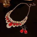Parure bijoux vintage dorée avec gemmes gouttes rouges et cristaux - Collier Boucles d'Oreilles Style 24 / Or-Rouge