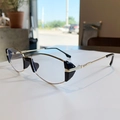 Occhiali da sole cat-eye retrò con montatura in metallo dorato e finiture nere - Montatura Oro Lente Trasparente