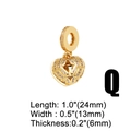 Dettaglio charm a cuore dorato con zirconi incastonati e dimensioni del prodotto - Ciondolo Cuore Pave (q)