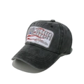 Dettaglio del cappello vintage grigio lavato con ricamo AMERICA Denim di stile - Nero
