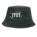 Cappello a secchiello in cotone grigio scuro lavato con ricamo 1989 bianco e gabbiani - Regolabile / Nero