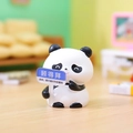 Figurine panda mignonne avec panneau de bienvenue bleu pour guidon de vélo - Au Revoir Panda (1188-35) / Pièce Unique / Noir et Blanc