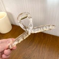Pinza para el pelo grande transparente color gelatina con fuerte muelle dorado - 13cm / Champán