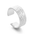 Bague ajustable en acier titane argenté avec une texture gaufrée de peau de crocodile - Texture Crocodile Argent (KR105253--KFC)
