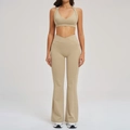 Ensemble de yoga beige avec brassière en V et pantalon évasé à taille croisée haute - S / Haut Et Bas / Chameau Clair