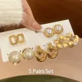 Set di 5 paia di orecchini vintage a fiori e perle con elegante finitura dorata da donna - Set di 5 Paia (6#)