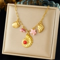 Collana in acciaio inossidabile placcata oro con ciondoli a conchiglia e stella marina - Stile a Tema Marino (N3571)