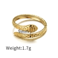 Bague serpent irrégulière en acier inoxydable doré, largeur 9 mm et poids léger de 1,7 g - Style à Motif de Serpent (R322-02)