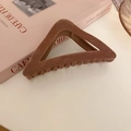 Pince à cheveux triangle en velours marron pour femmes de style vintage minimaliste - Triangle Café (65#)