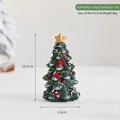 Miniatuur kerstboom van hars van 10,5cm met sneeuwtextuur en gouden ster op de top - B2090 Hars Kleine Kerstboom