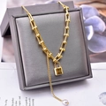 Collier doré avec chaîne en U, pendentif cadenas LOVE et pampille en perle élégante - Doré