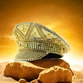 Gorra de capitán dorada para novia con lentejuelas y tachuelas sobre fondo de desierto - Ajustable / Remache de Lentejuelas Doradas (01)
