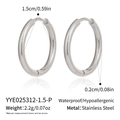 Dettaglio di orecchini a cerchio in acciaio inox da 15mm con misure e peso indicati - Argento Diametro 1.5cm (YYE025312-1.5-P)