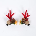 Barrettes de Noël symétriques en bois de cerf avec pommes de pin et décor de baies - Cornes avec Boule Dorée et Pomme de Pin / Lot de 3 paires / Rouge