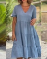 Détail de la robe bleue à col en V et volants superposés pour un style décontracté - S / Bleu clair