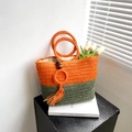 Borsa tote in paglia intrecciata a mano bicolore arancione e verde con manici - Arancio e Verde