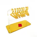 Kreativer Mini-Ohrring-Organizer aus Acryl mit Kleiderbügeln und goldener Basis - Mit 8 Kleiderbügeln / Gold