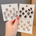 Set of decorative pearl and rhinestone safety brooches in gold and vintage black styles - Siqi Series Style