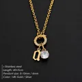 Collar de acero inoxidable chapado en oro con letra a y colgante de cristal claro - Letra A / Dorado