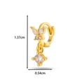 Detail van de gouden vlinder oorbel met zirkoon, afmetingen 1,37 cm bij 0,54 cm - Vlinderstijl (2#) / Goudgeel