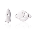Dettagli di orecchini a lobo a forma di razzo e astronave in acciaio argento su bianco - Tema Spaziale (135) / Argento