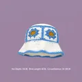 Handmade crochet floral bucket hat in white and blue featuring knit sunflower motifs - M (56-58cm) / Sunflower Basin Hat Blue White