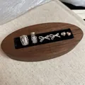 Détails des boucles d'oreilles fleurs en argent avec zircons sur un support en velours - 78# Ensemble Trois Pièces en Argent (Nœud/Cœur)