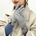 Light gray winter gloves for women with elegant gold horsebit detail and touchscreen design - One Size / Gray