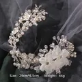 Pettine per capelli sposa fatto a mano 29cm con fiori bianchi e perle su rete - Stile Perla Fiore Bianco