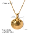 Elegante goudkleurige schelphanger van roestvrij staal met een luxe geschulpt ontwerp - Sint-Jacobsschelp Stijl (JDNW2307015) / Goud