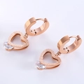 Elegante mattierte Herzohrringe in Roségold mit funkelndem Kristall für Damen - Roségold
