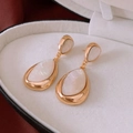 Boucles d'oreilles vintage en or avec nacre blanche en forme de goutte d'eau élégante - Boucles d'oreilles clous double goutte d'eau en nacre blanche