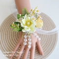 Corsage de poignet élégant jaune et blanc avec perles et ruban pour le mariage - Corsage de Poignet - Jaune