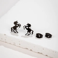 Minimalistische mattschwarze Einhorn-Ohrstecker aus Edelstahl mit hohlem Herzdetail - Einhorn-Stil (696) / Schwarz