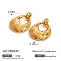 Detailed view of teardrop stainless steel earrings with textured finish and measurements - Gold Style (JDE2408007)