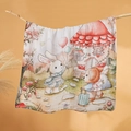 Weiche Baumwoll-Gaze-Babydecke mit Hasen- und Welpenmotiven an einem Holzast hängend - Reisebär / 6-Lagig 110*110cm