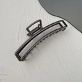 Pinza de pelo rectangular minimalista de metal gris oscuro con diseño hueco - Estilo Arco Doble / Color gunmetal