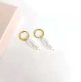 Elegant 18K gold-plated C-shaped stainless steel hoop earrings with baroque pearls - Long Bar Pearl / Gold