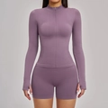 Damen Nahtloses Yoga-Set in Lila mit Stehkragen-Reißverschlussoberteil und Shorts - S / Oberteil Und Unterteil / Lila Nebel