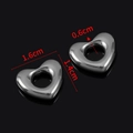 Colgantes de corazón en acero inoxidable plateado de 1,6cm x 1,4cm con grosor de 0,6cm - Colgante de Corazón Hueco (B) / Color Acero
