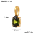Detaillierte Makroansicht des olivgrünen ovalen Zirkonia-Anhängers mit Maßen von 1,3 cm - Gold/Olivgrüner Zirkonia