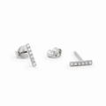 Boucles d'oreilles minimalistes en argent S925 avec une rangée de zircons blancs brillants - Or Blanc