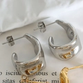 Minimalist C-shaped textured titanium steel hoop earrings with glossy gold finish - Silver Hammered U-Shape Style (ES2343-9)