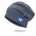 Gorro de punto azul grisáceo con parche AE para un estilo de vida casual al aire libre - Talla única / Azul marino