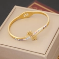 Macro di bracciale in acciaio dorato con fiori e cristalli colorati incastonati - Fiore a Cinque Petali Cristallo Colorato (5#)