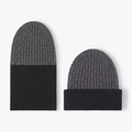 Bonnet en tricot bicolore gris et noir avec motif torsadé et bordure côtelée pliable - Gris clair