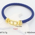 Blaues geflochtenes Lederarmband mit vergoldeter, mikropave-besetzter Schweinenasenschnalle - Dunkelblau